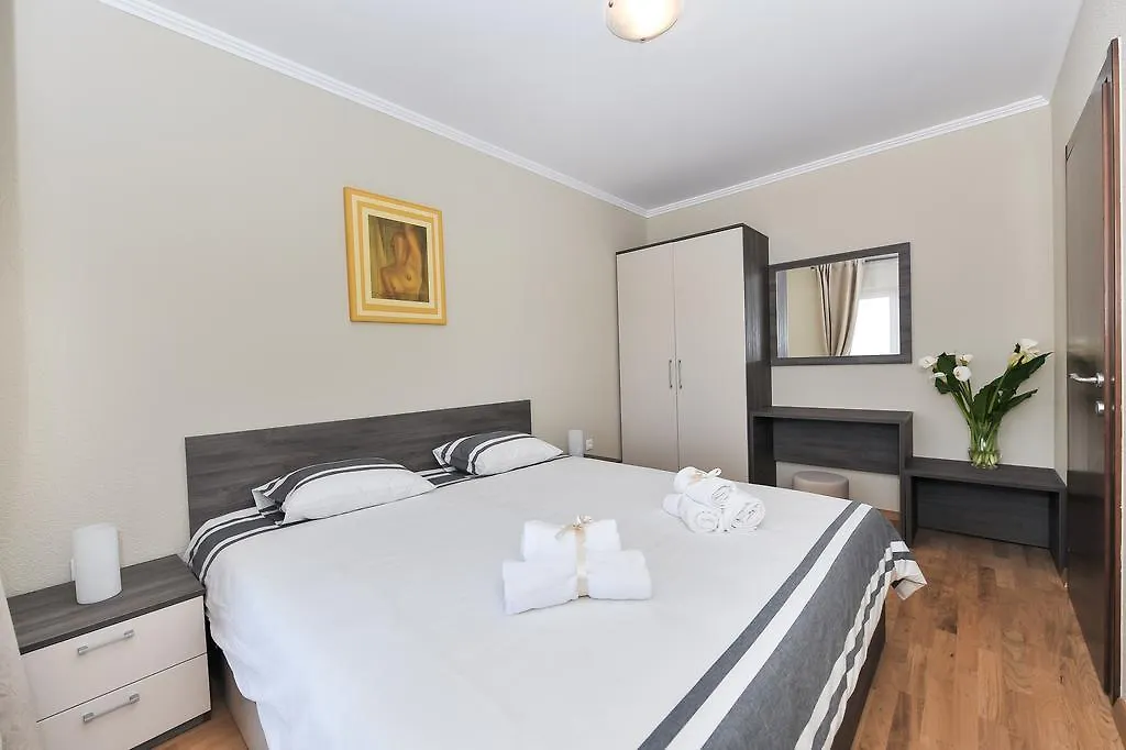 公寓 Apartmani Peric Meka Draga 奥布罗瓦茨
