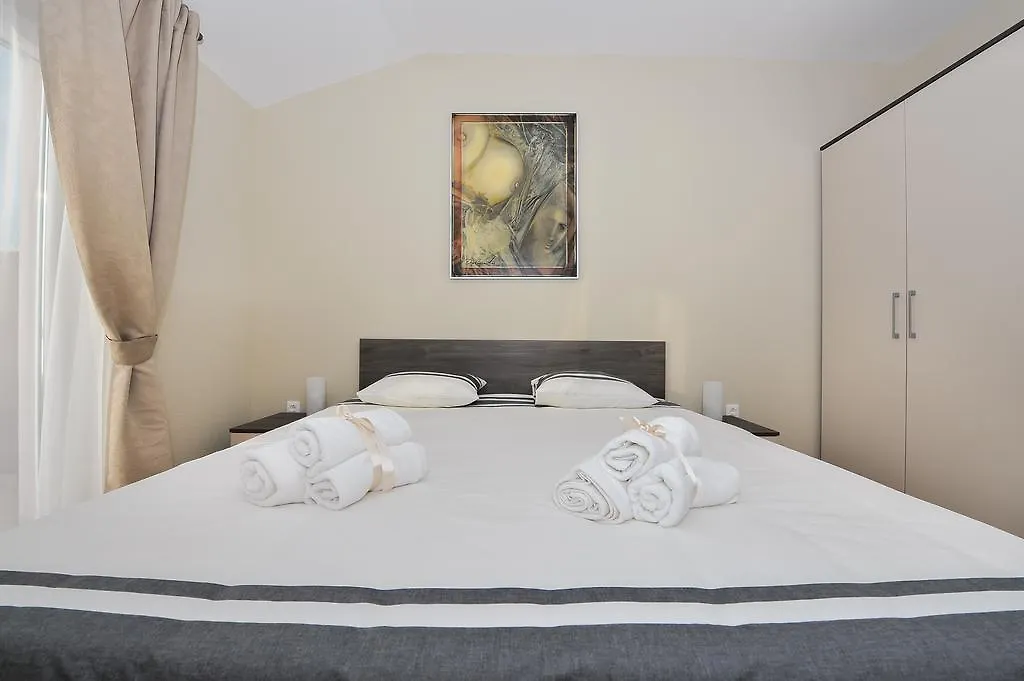 公寓 Apartmani Peric Meka Draga 奥布罗瓦茨