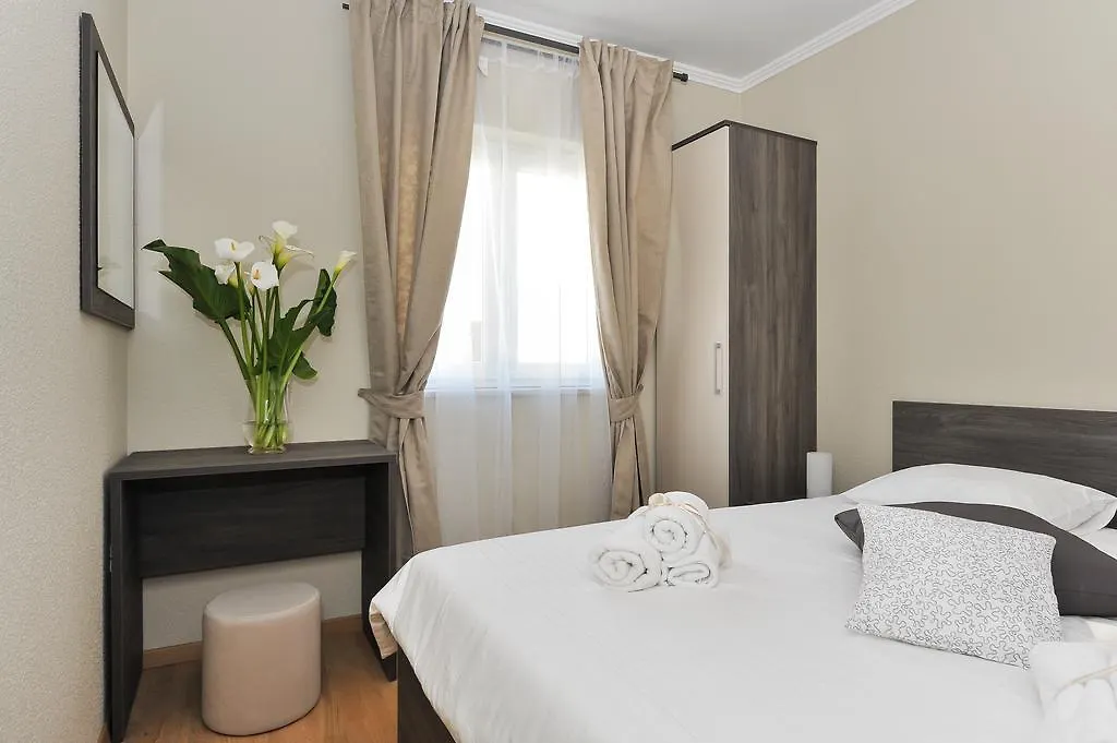 公寓 Apartmani Peric Meka Draga 奥布罗瓦茨