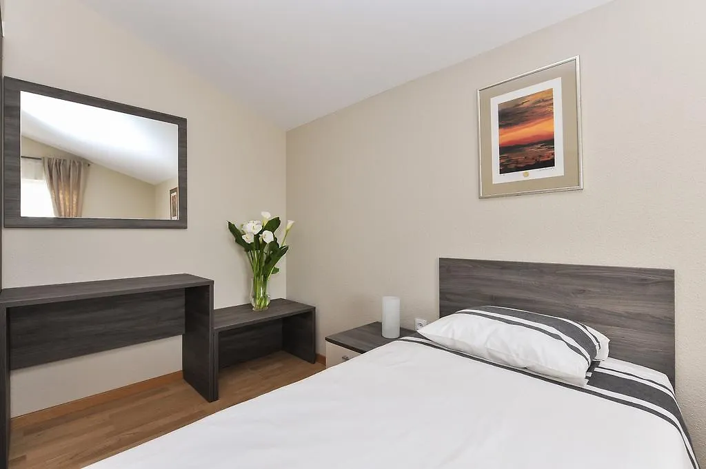 Apartmani Peric Meka Draga 奥布罗瓦茨 克罗地亚